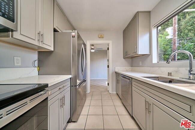 Photo - 835 S Norton Ave