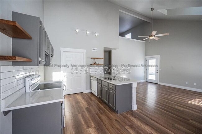 Photo - 2407 W Ash St