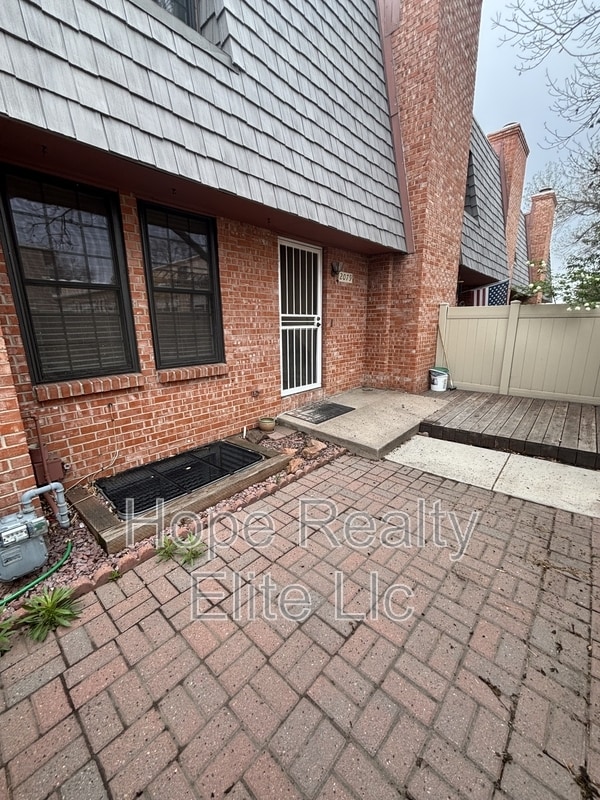 Photo - 2079 Sussex Ln