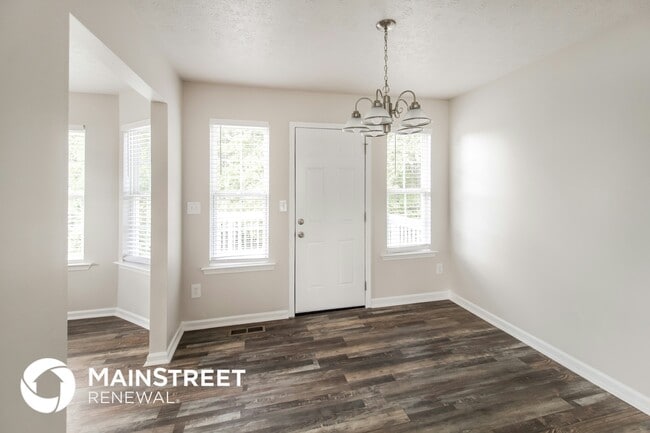 Photo - 406 Meuse Way