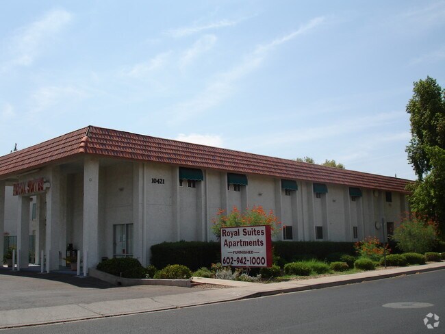 Collins Court - Collins Court Apartments