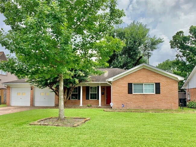 Building Photo - 9634 Fairdale Ln