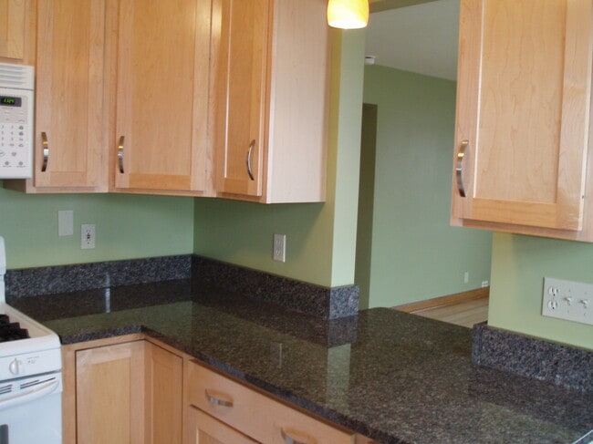 Photo - 4951-4955-4961 N Santa Monica Blvd