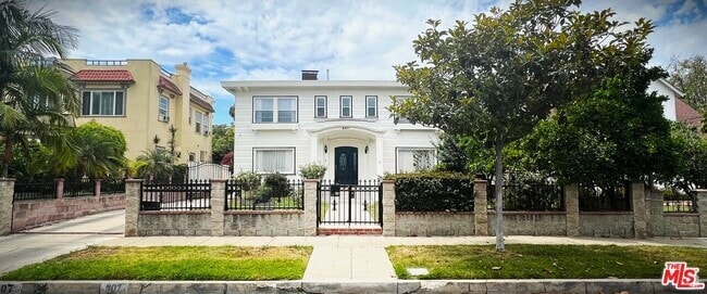 Building Photo - 907 Westchester Pl Rental