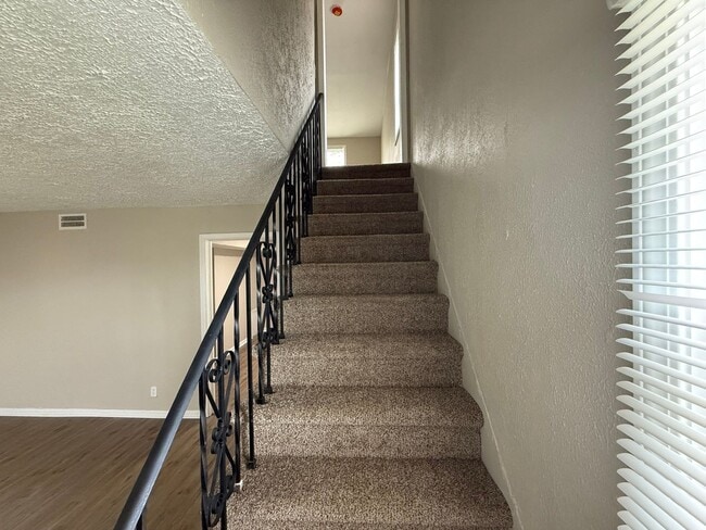 Photo - 20531 Moenart St