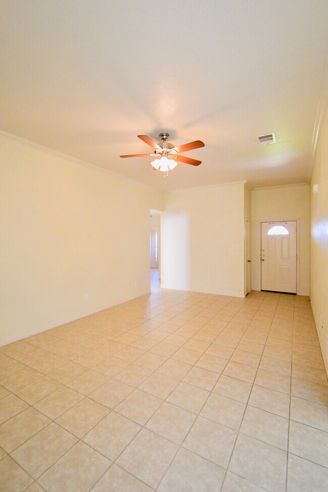 Photo - Lovely 3 bedroom 2 bathroom 2 car garage h...