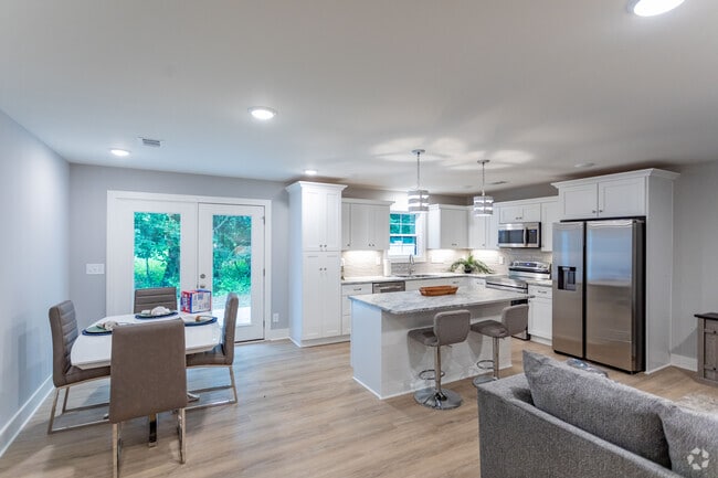 3BR, 2BA - 1400SF