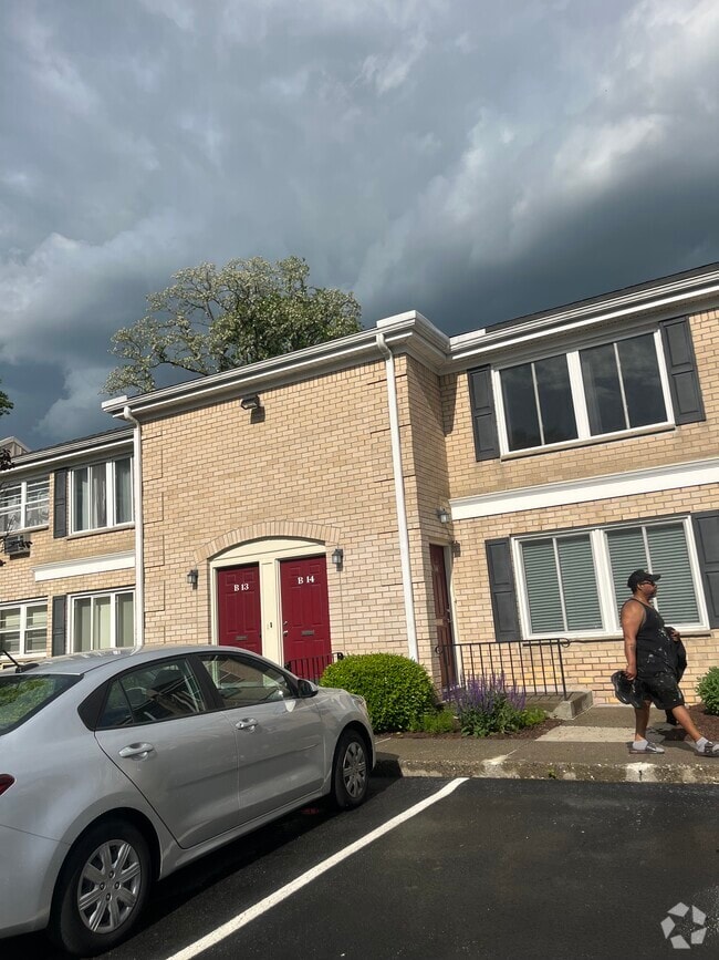 Building Photo - 250 Beechwood Ave Unit 14 Rental