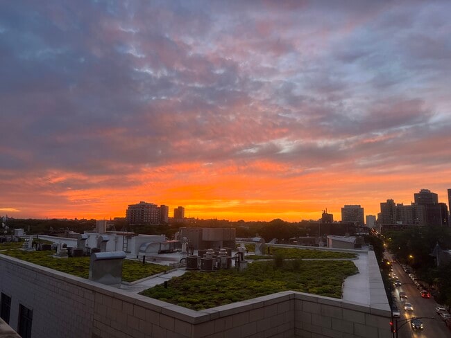 Sunset west view - 2042 N Clark St Unit 6N