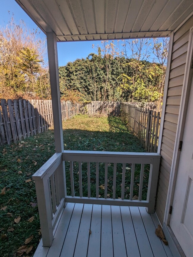 Photo - 33 E 22nd St