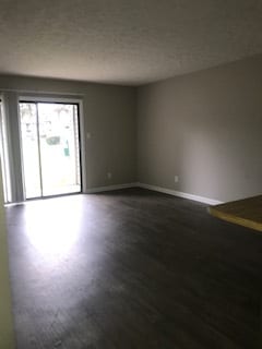 Photo - 837 Applewood Ln