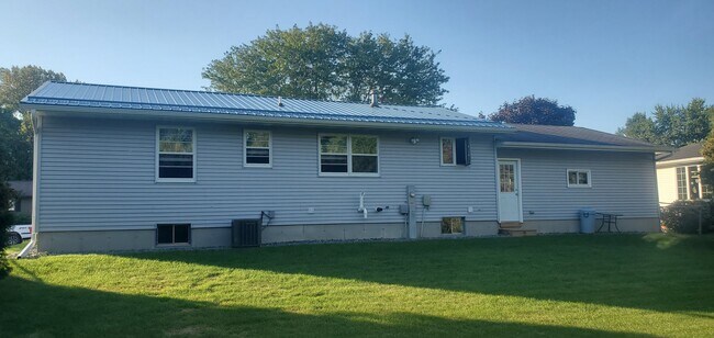 Photo - 2035 Ridgeway Rd