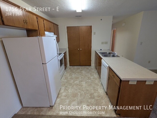 Photo - 1756 Pear St Unit E