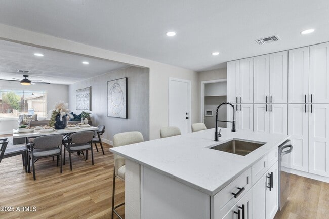 Photo - 113 E Fairmont Dr