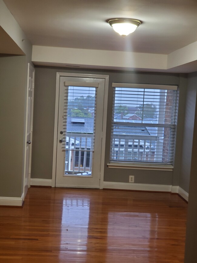 Master Bedroom View - 2603 Douglass Pl SE Unidad 402 Rental