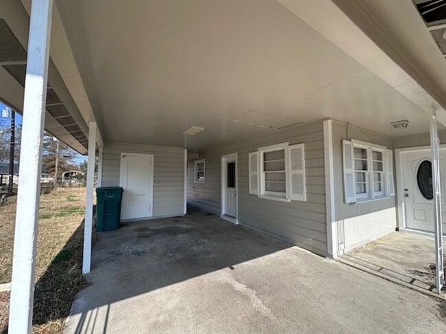 Photo - 1942 W Robin Ave