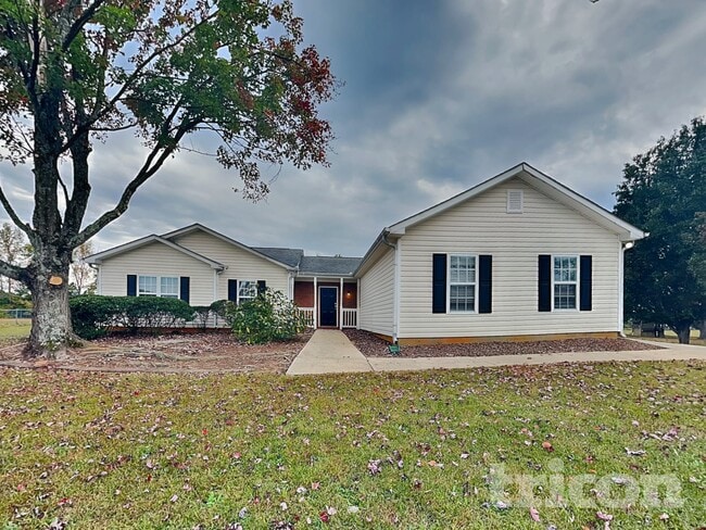 Photo - 2725 Archer Way