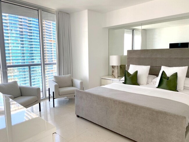 Photo - 475 Brickell Ave Unit 3915