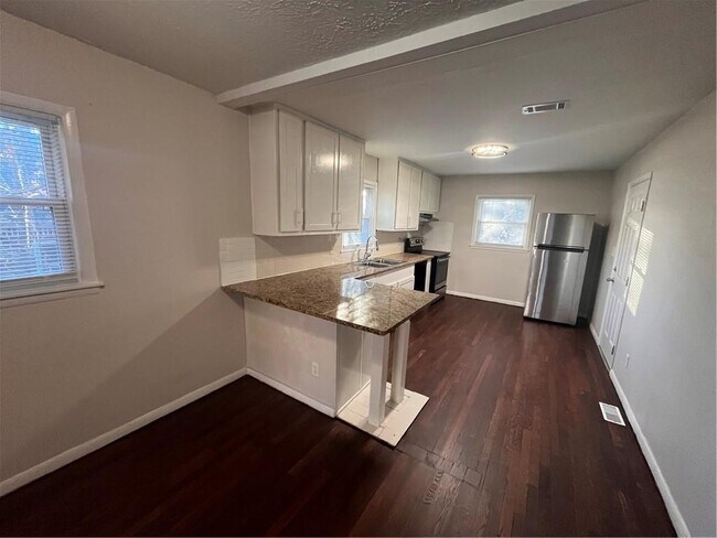 Photo - 80 Stafford St NW