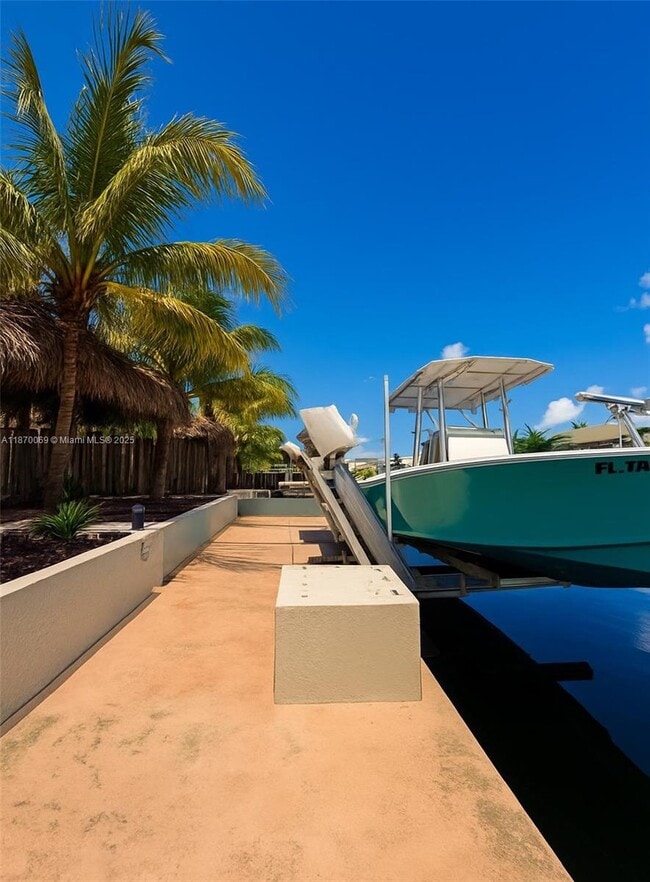 Building Photo - 136 Marina Ave Unit East