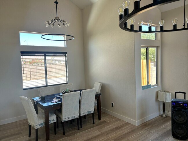 Photo - 3921 Blairmoor St