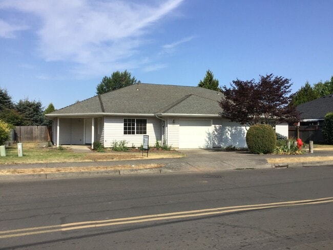 Building Photo - Silverton Duplex #13146 Unit 1021 Rental