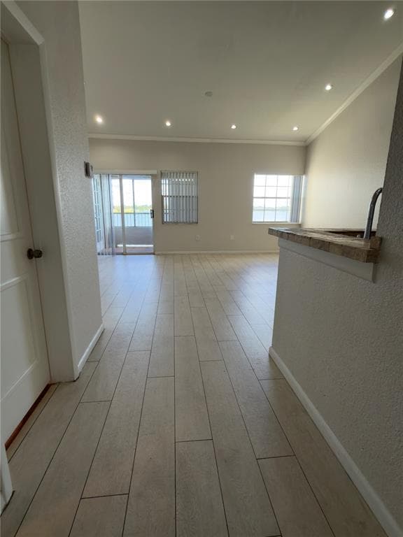 Building Photo - 2831 N Oakland Forest Dr Unit 304