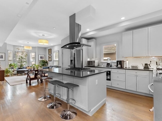 Photo - 75 South St Unit 2