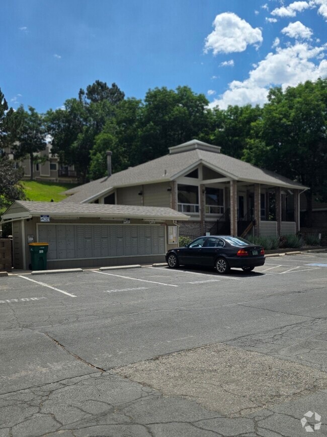 Building Photo - 1470 S Quebec Way Rental