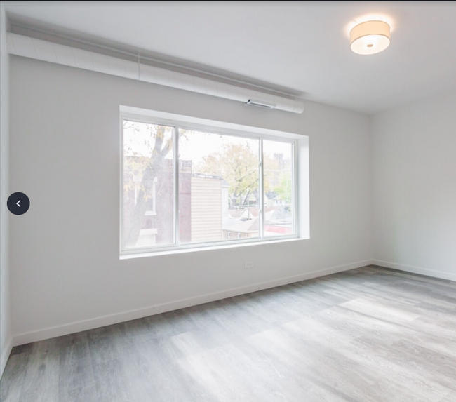 Photo - 1712 W Glenlake Ave Apartments Unit 1