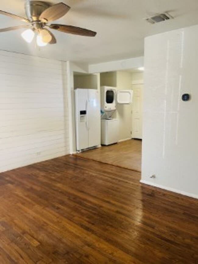 Building Photo - 2455-2457 Cincinnati Ave Unit 2455