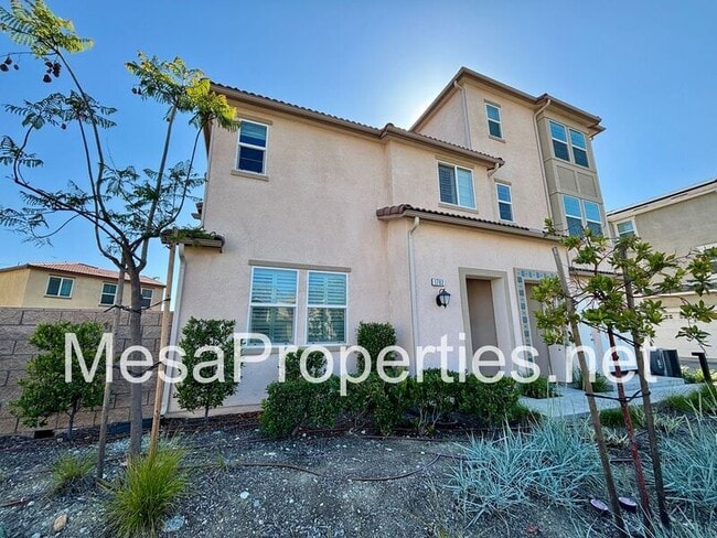 Building Photo - 1702 Almond Tree Pl