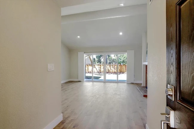 Photo - 4075 Beebe Cir