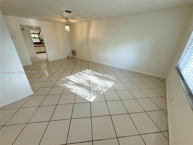 Photo - 61 SW 34th Ave