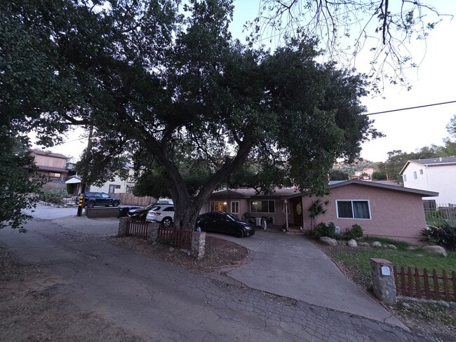 Photo - 3 Bedroom Home for Rent with RV Parking, Rock Views & Large Lot