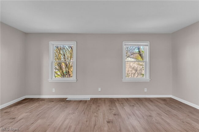 Photo - 5461 Clement Ave