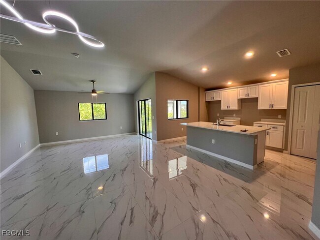 Photo - 2510 53rd St W