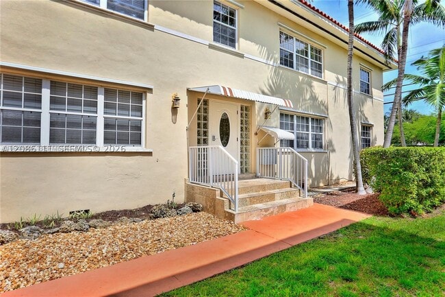 237 Madeira Ave Unit 4
