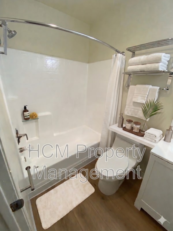 Photo - 10231 Pinewood Ave