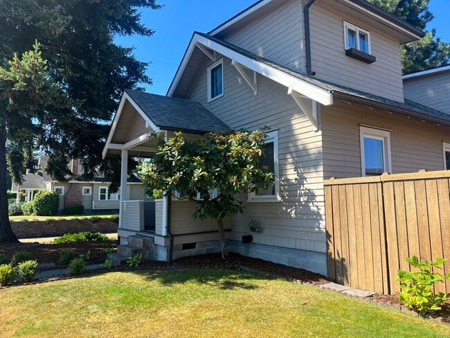 Photo - 3704 N Huson St