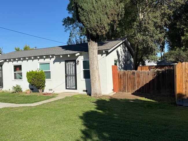 Photo - 1812 Clayton Ave Unit 8