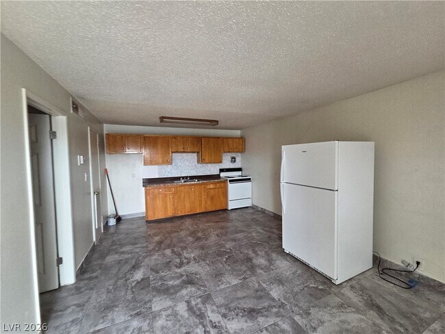Photo - 3712 Royal Crest St Unit 6
