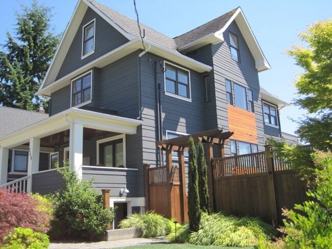 549 - 549 Apartment Unit 1