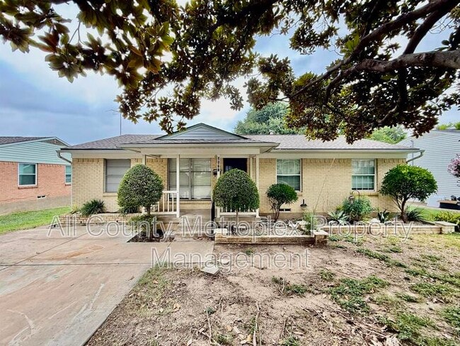 Building Photo - 2577 Brandywine Dr