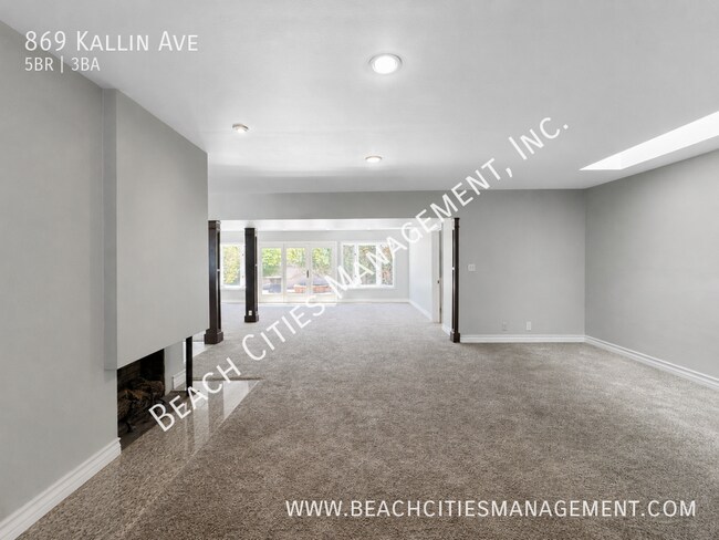 869 E Kallin Way