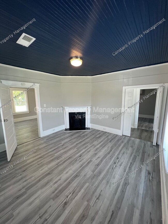 Photo - 495 Pittman St