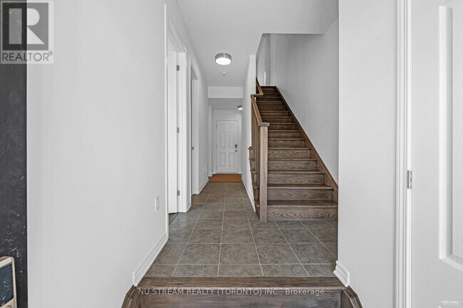 Photo - 3034 Merrick Rd