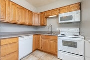 2BA, 1.5BA - 725SF - Kitchen