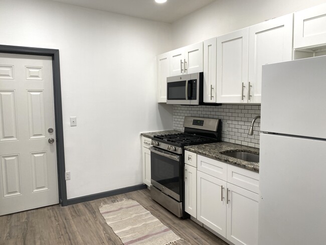 Photo - 2109 N Franklin St Townhome