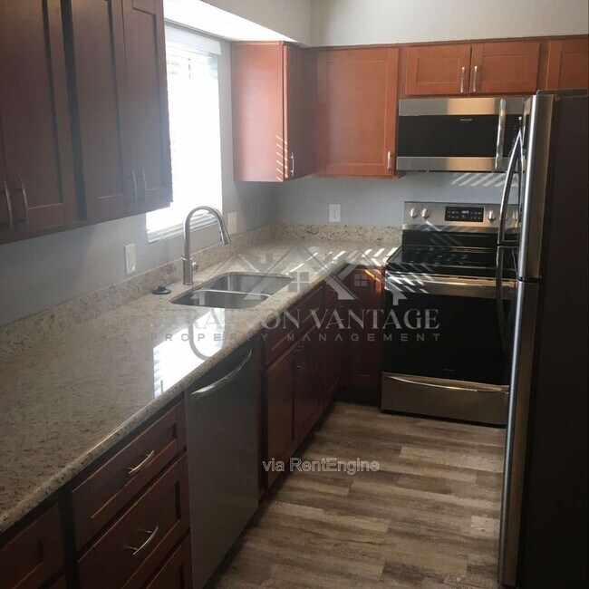 Photo - 852 N Stapley Dr